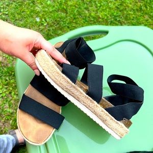 Black sandal platforms